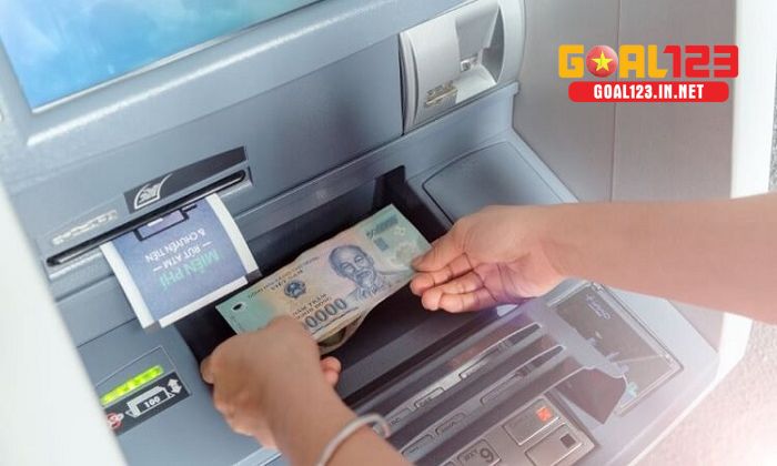 Kiểm tra kỹ lại thông tin trước khi tiến hành rút tiền